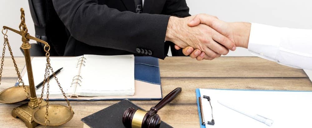 La valeur juridique de l'acte authentique Signature d'un acte authentique avec un notaire