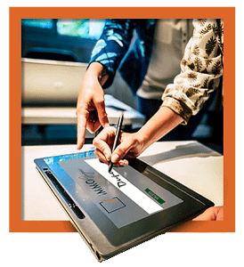 Signature spéciale et mentions manuscrites sur tablette