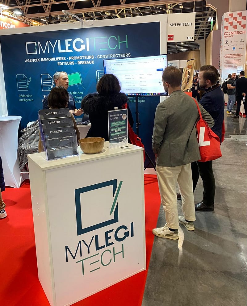 Grégory Darras de MYLEGITECH dans ses oeuvres au salon RENT 2024!